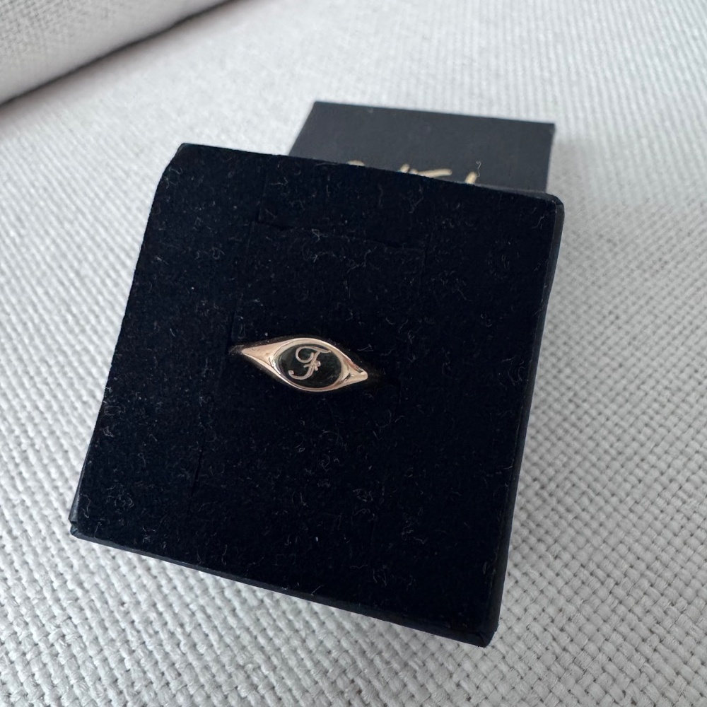 Catbird 14K Gold Small Heirloom Signet Ring w/ engraving F Sz 6 - Picture 4 of 6